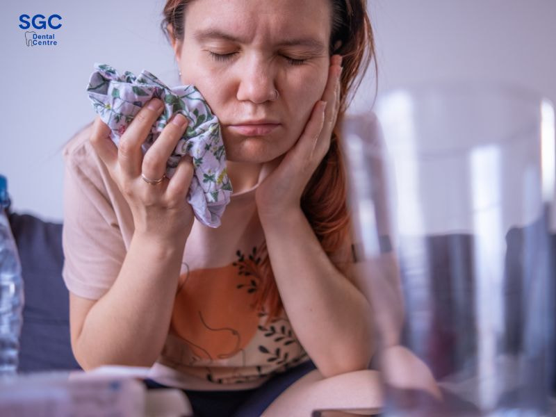 Đau nhức kéo dài sau khi trồng răng Implant