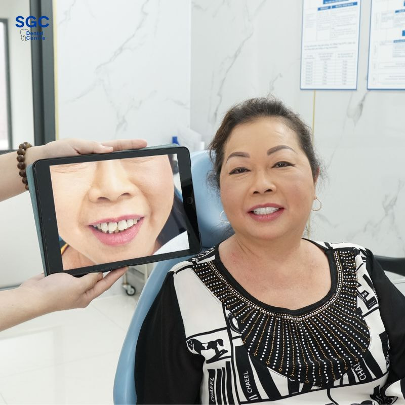 Khách hàng rất hài lòng với dịch vụ bọc sứ tại SGC Dental Centre