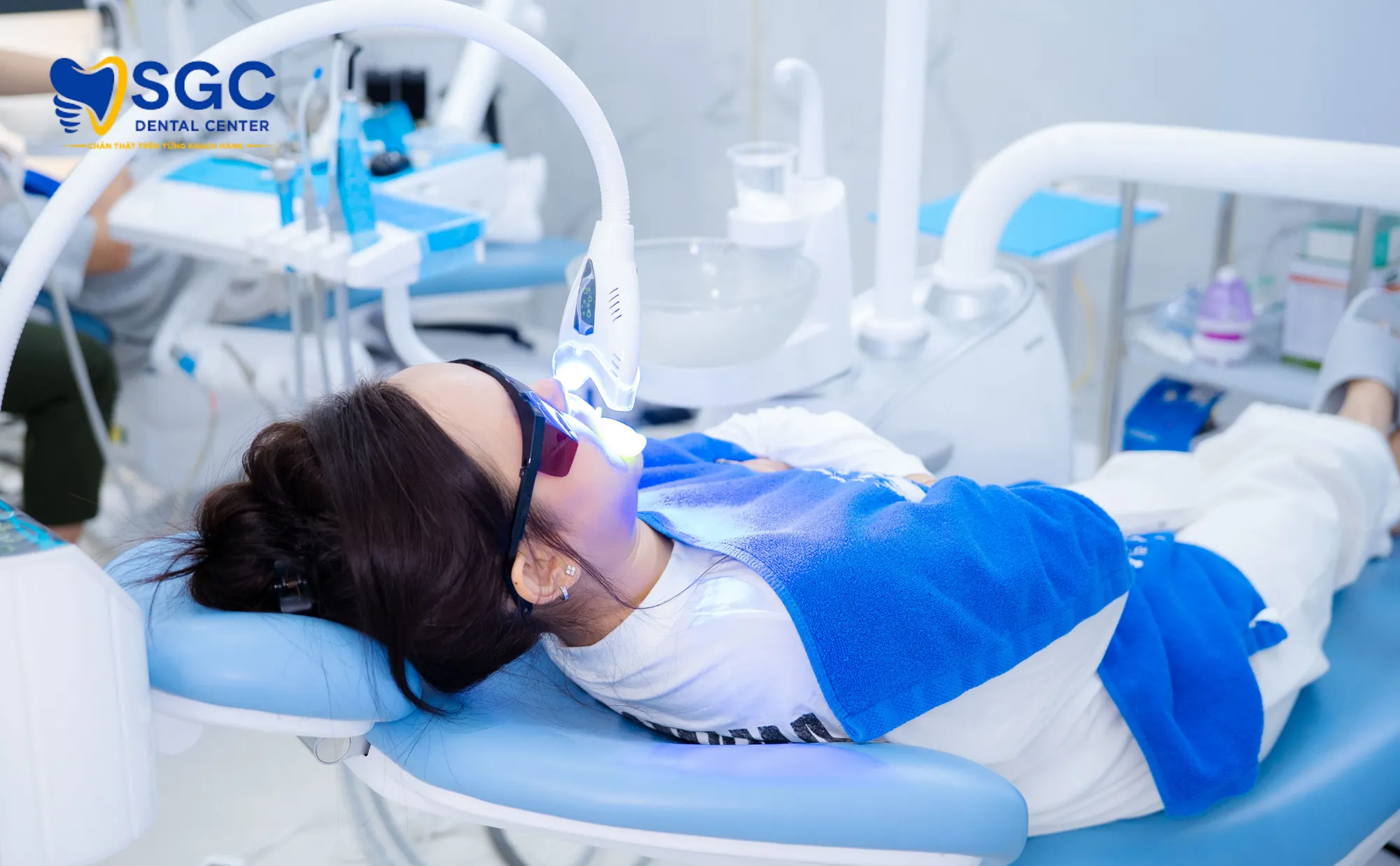 cham-diem-cong-nghe-laser