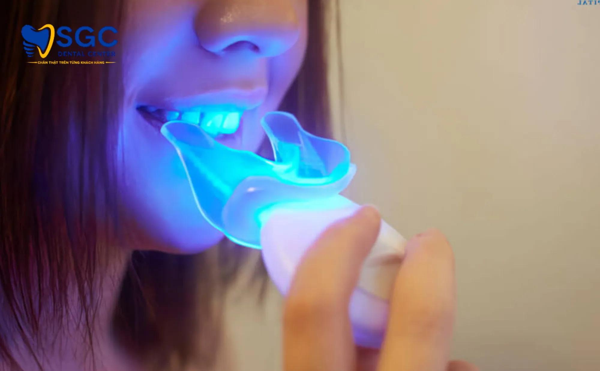 co-che-hoat-dong-may-white-light