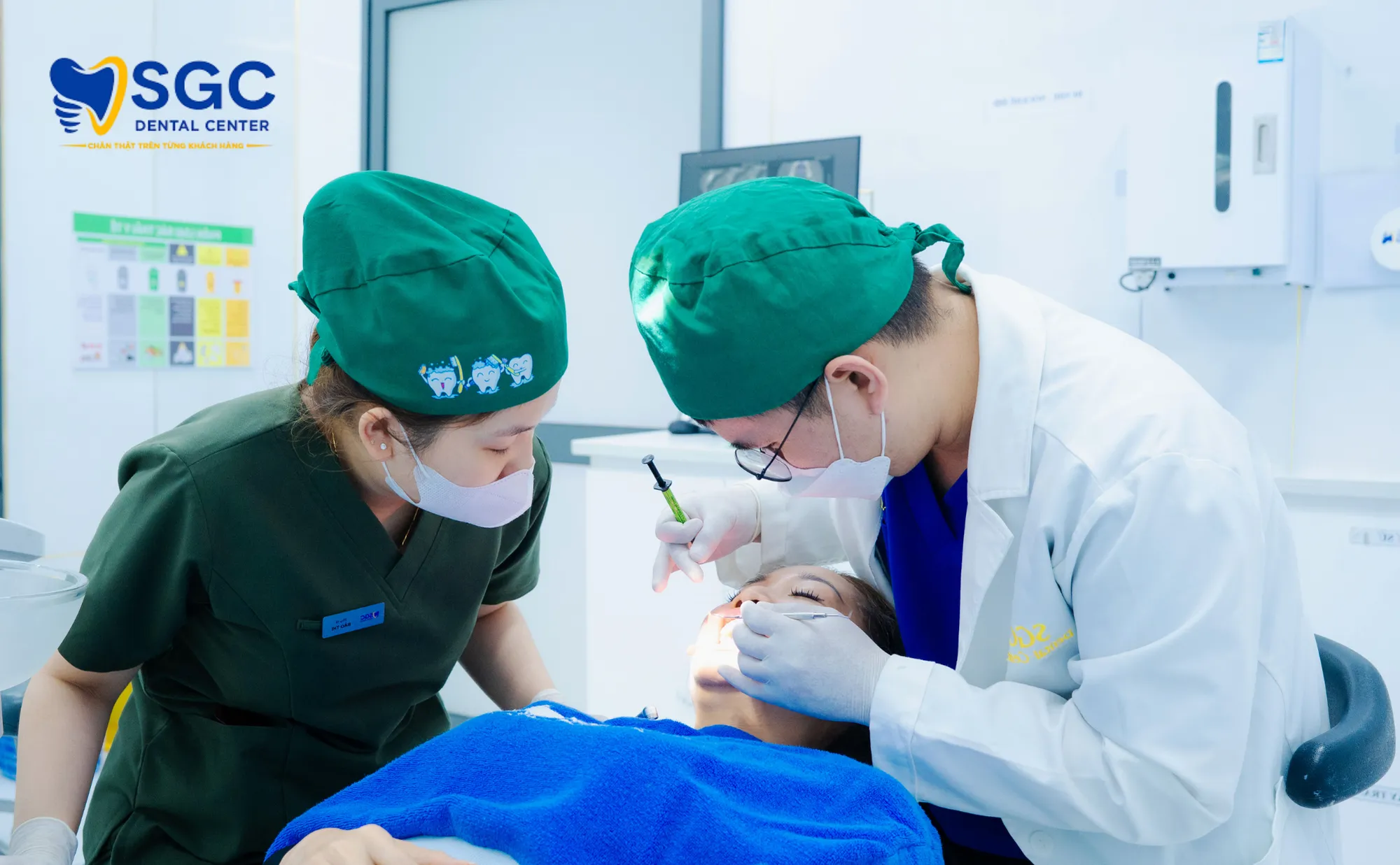 xu-ly-rang-khong-deu-mau